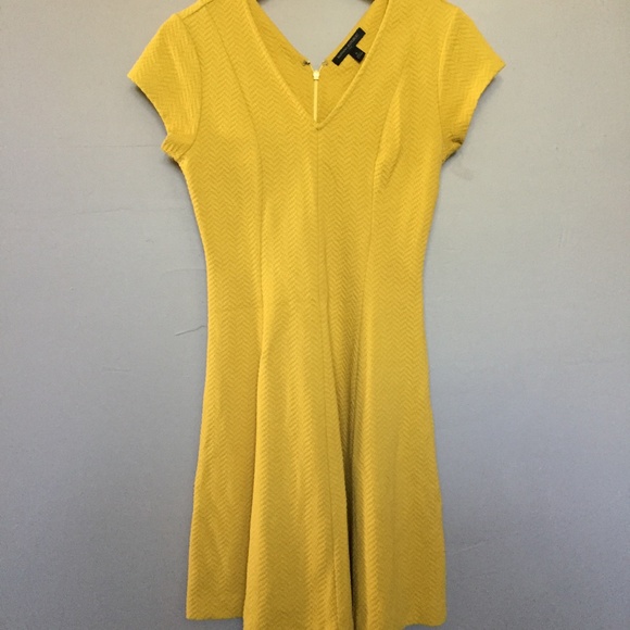 Banana Republic Dresses & Skirts - Banana Republic Quilted Yellow Dress - Size 0
